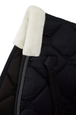 Horze Ghent Dressurschabracke Mit Kunstfell -Cavallo Verkäufe 17416 VDB 3