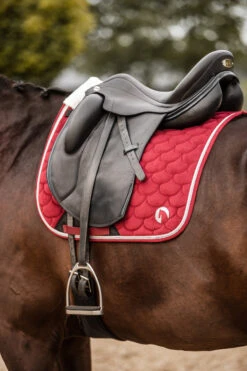 Horze Geneva Dressurschabracke Mit Kunstfell -Cavallo Verkäufe 17436 MWRE 4