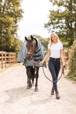 Horze Avalanche Weidedecke Mit Festem Halsteil, 150g 29 Horze Avalanche Weidedecke Mit Festem Halsteil, 150g -Cavallo Verkäufe 24089 590 08