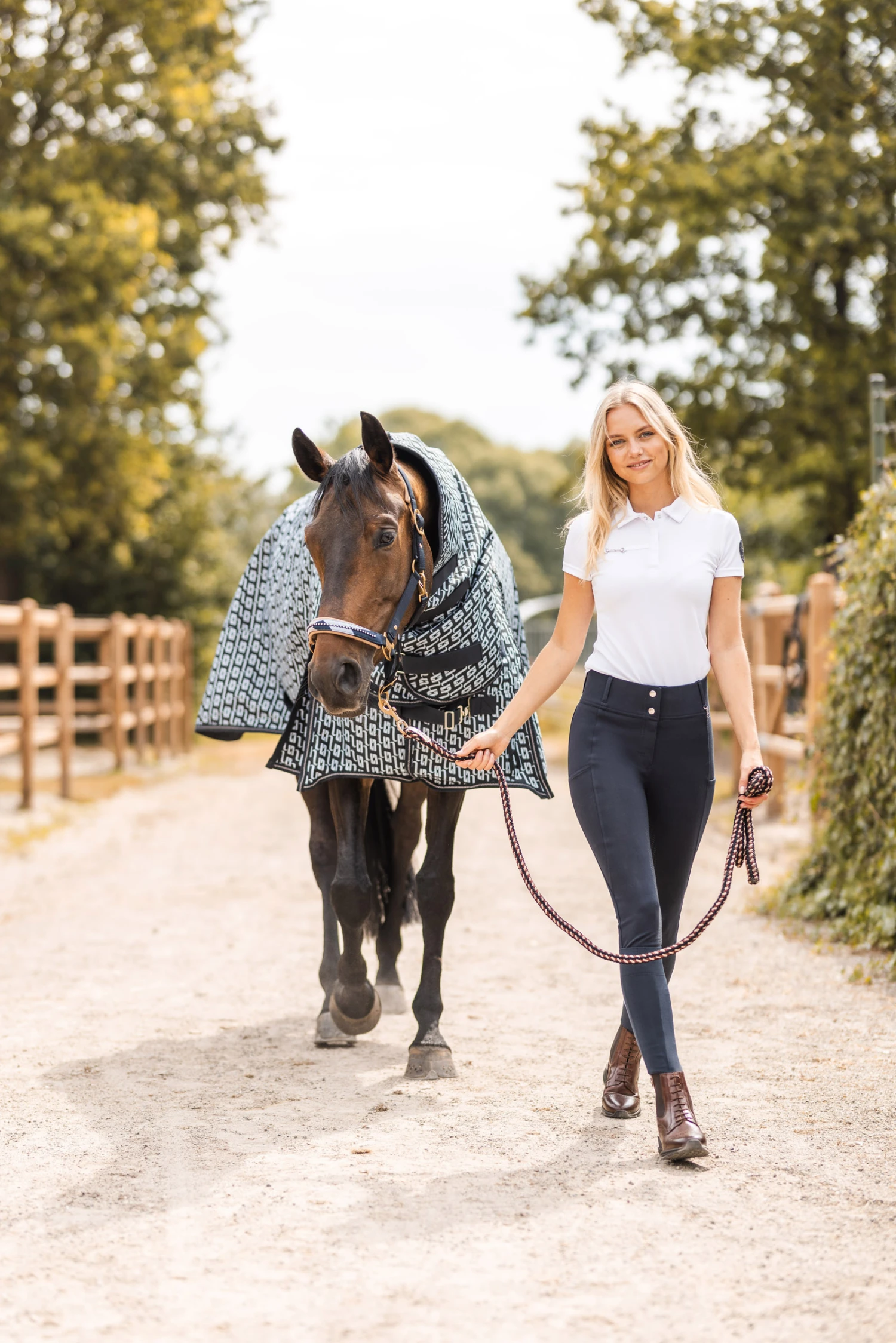 Horze Avalanche Weidedecke Mit Festem Halsteil, 150g 15 Horze Avalanche Weidedecke Mit Festem Halsteil, 150g – Bild 15