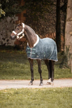 Horze Leigton Teens Collection Fleece Abschwitzdecke Mit Kunstfellkragen -Cavallo Verkäufe 24442 udgr 04