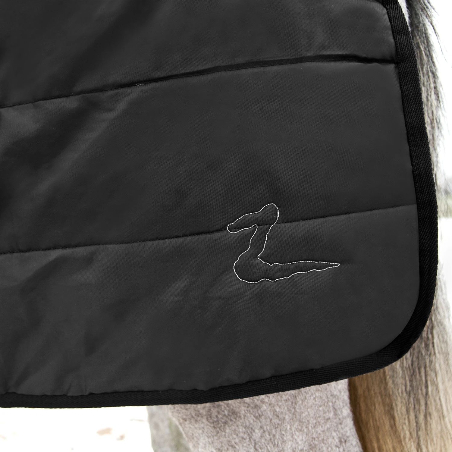 Horze Nevada Stalldecke, 200g 4 Horze Nevada Stalldecke, 200g – Bild 4