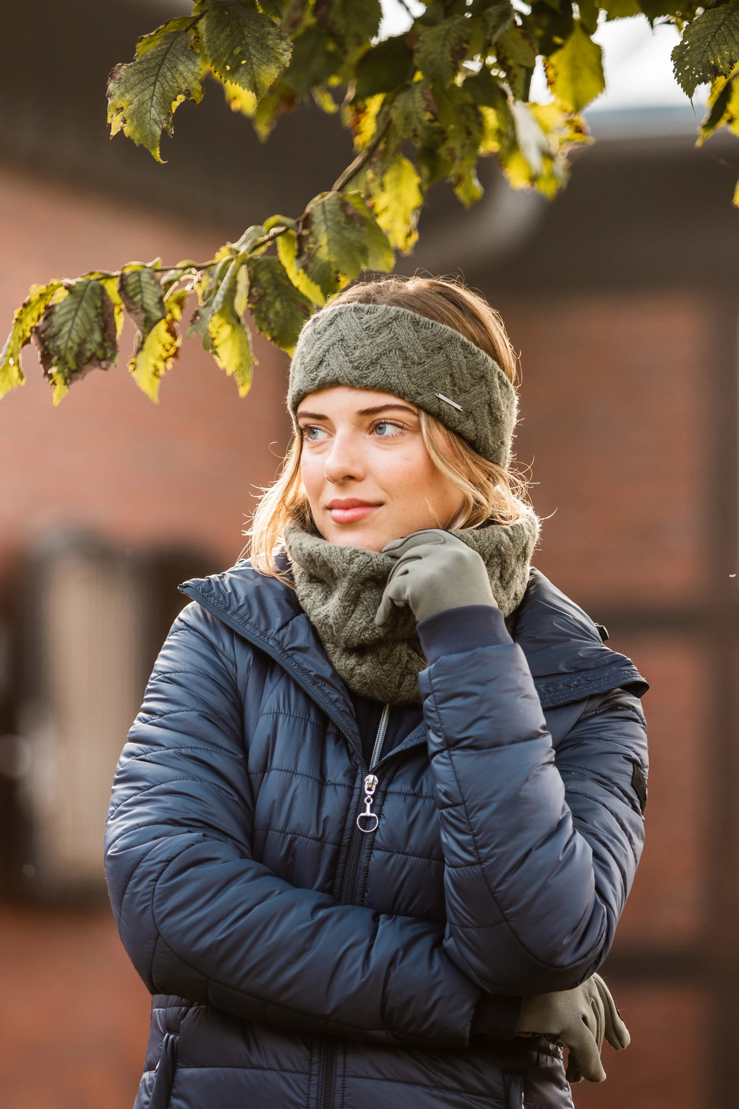 Horze Raya Stirnband In Zopfstrickmuster 3 Horze Raya Stirnband In Zopfstrickmuster – Bild 3