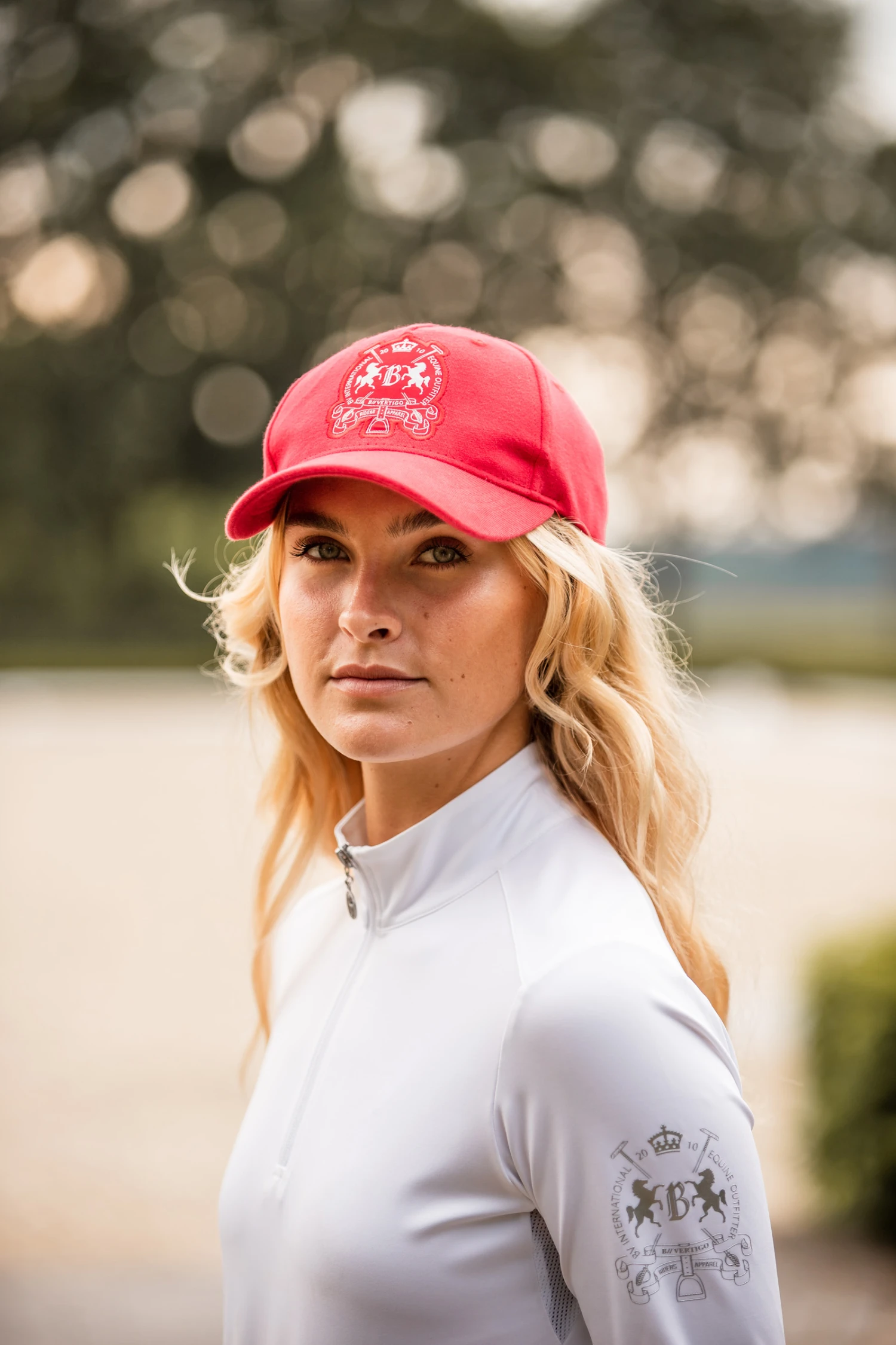 B Vertigo Logo Kappe 2 B Vertigo Logo Kappe – Bild 2