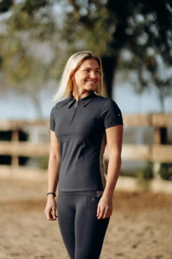 Horze Sagira Damen Trainingshirt Mit Goldener Rückseite -Cavallo Verkäufe 33571 VDB 8