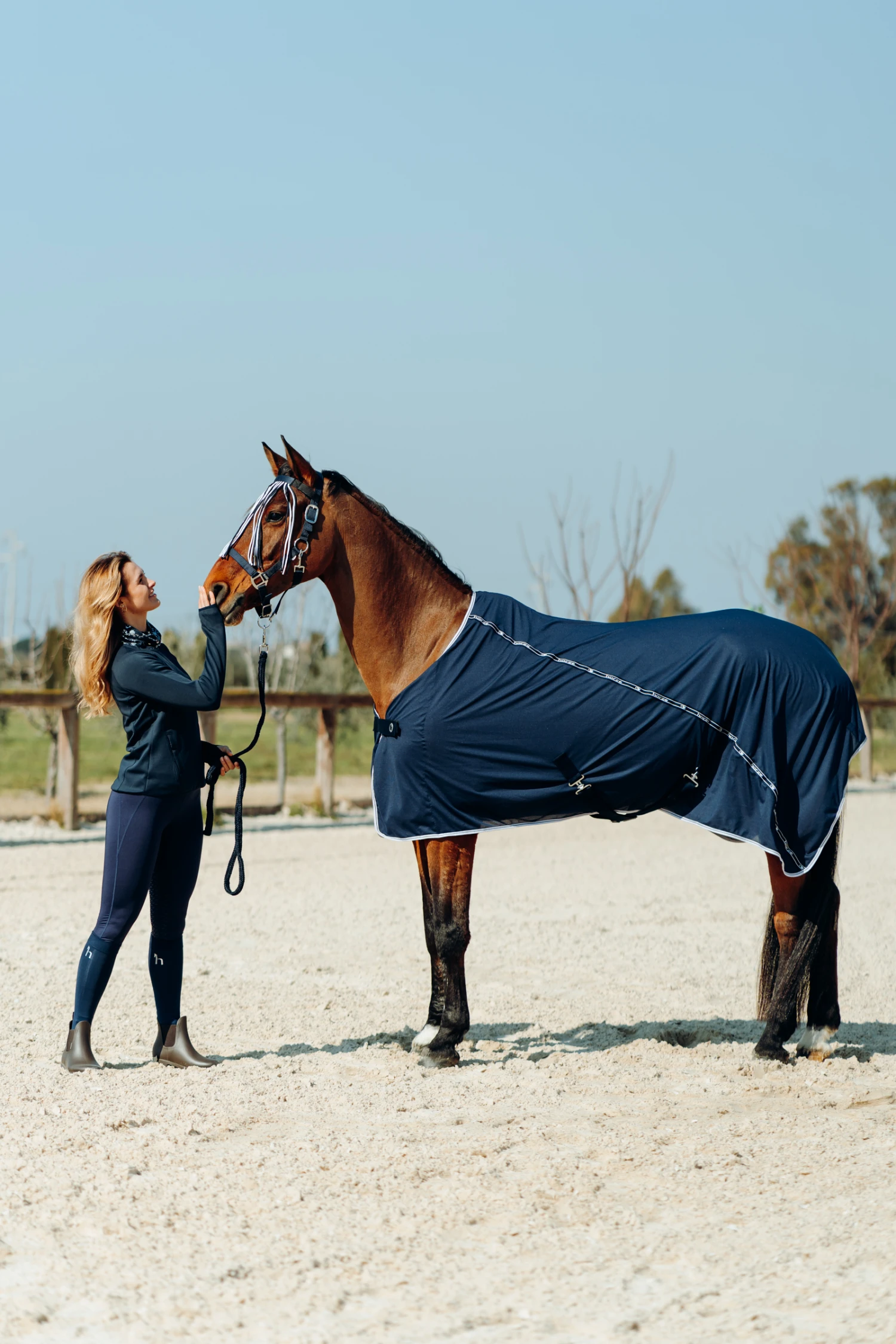 Horze Kaitlin Damen Funktionssweatshirt Mit Blumenkragen 19 Horze Kaitlin Damen Funktionssweatshirt Mit Blumenkragen – Bild 19