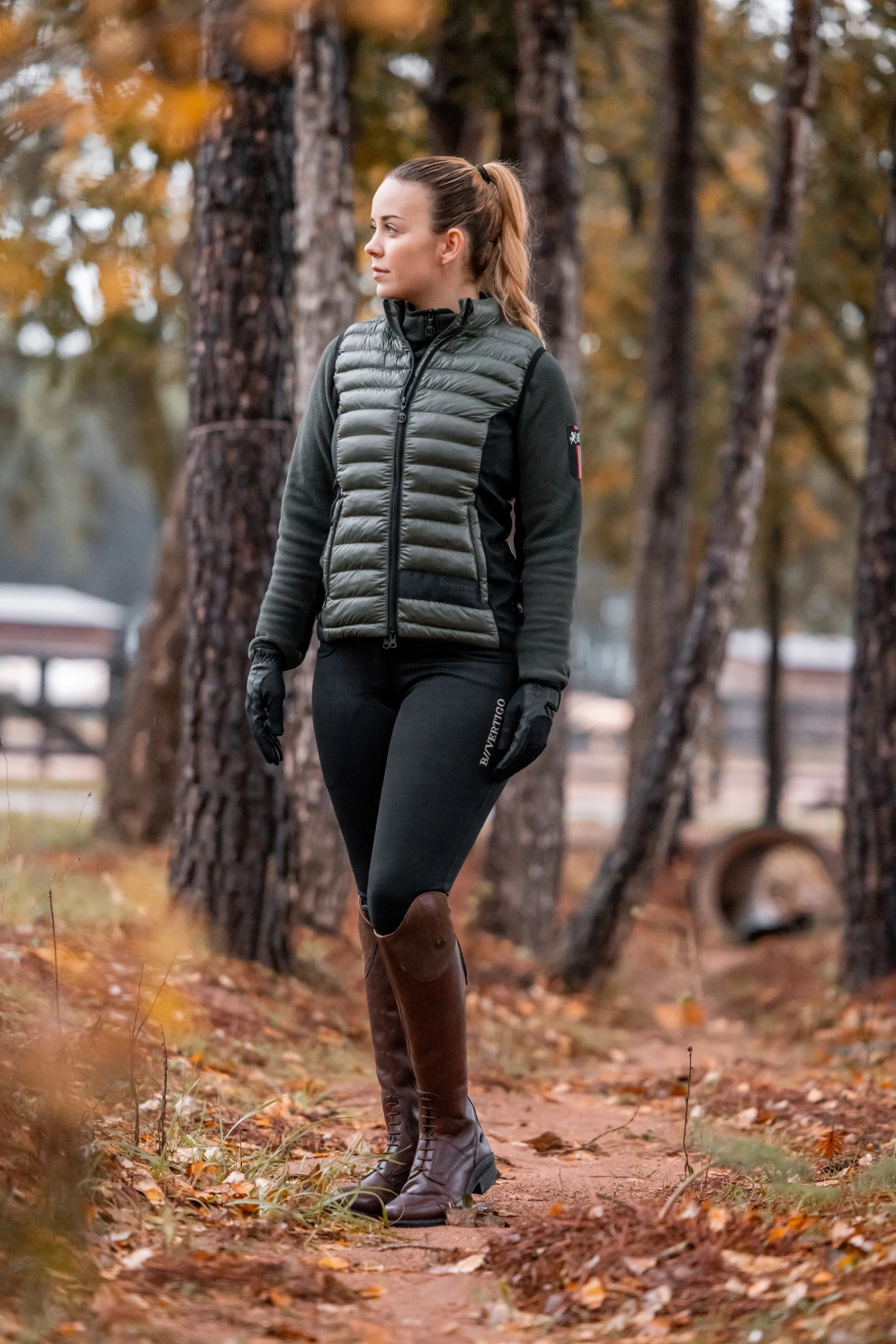 B Vertigo Sia Leichte, Gefütterte Damen Reitweste 16 B Vertigo Sia Leichte, Gefütterte Damen Reitweste – Bild 16