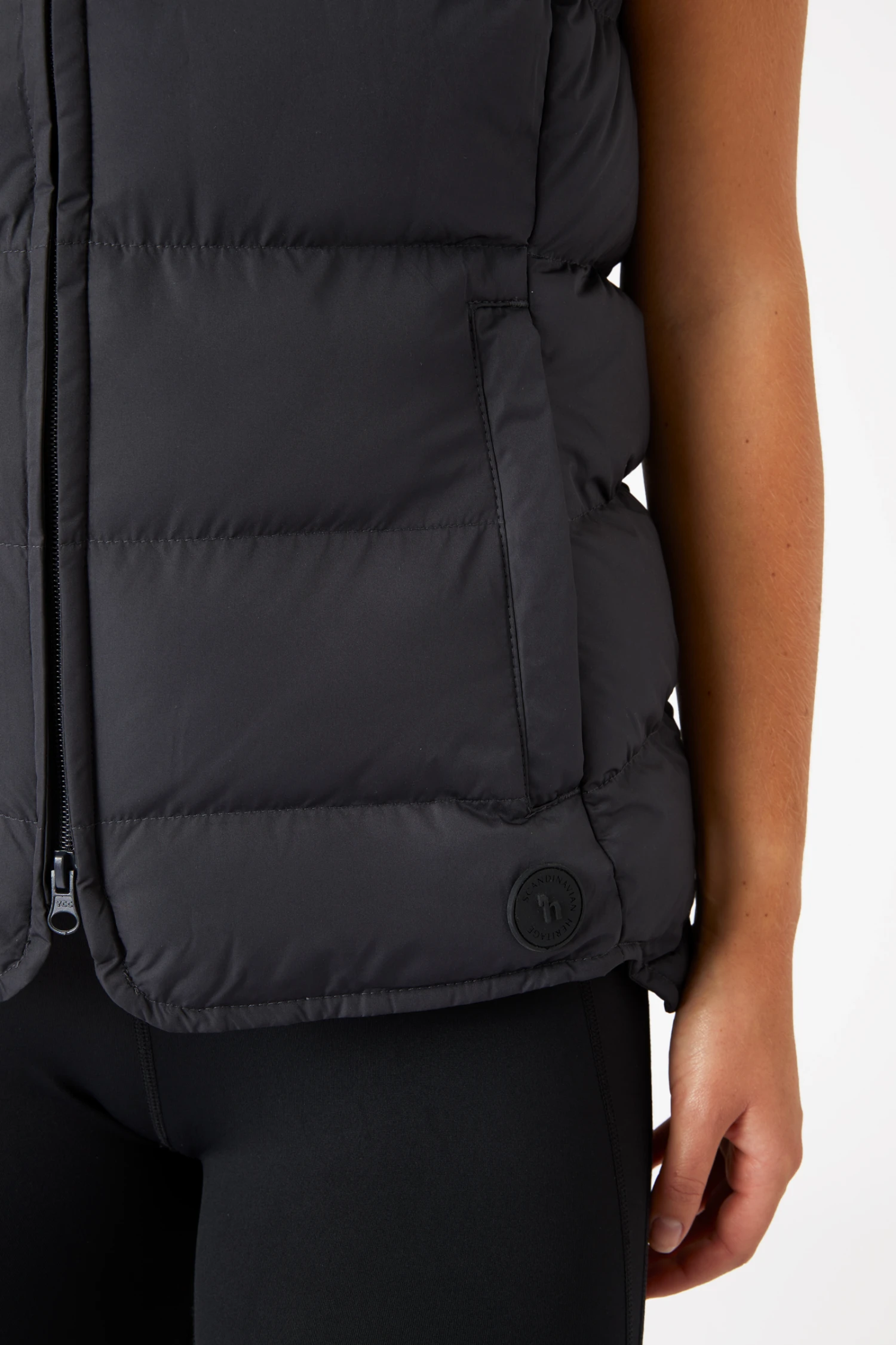 Horze Callie Gefütterte Damen Reitweste Mit Kapuze 13 Horze Callie Gefütterte Damen Reitweste Mit Kapuze – Bild 13