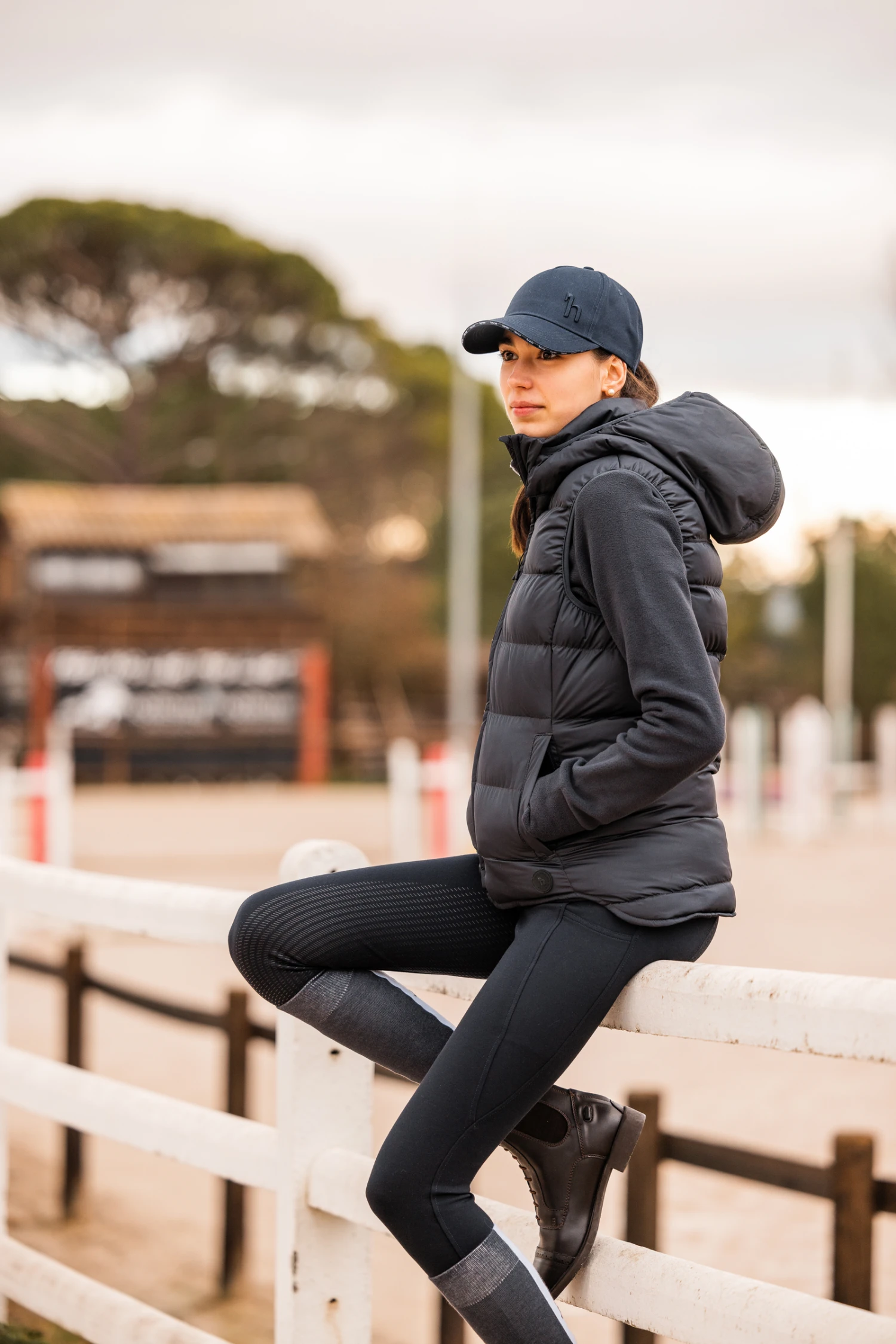Horze Callie Gefütterte Damen Reitweste Mit Kapuze 14 Horze Callie Gefütterte Damen Reitweste Mit Kapuze – Bild 14