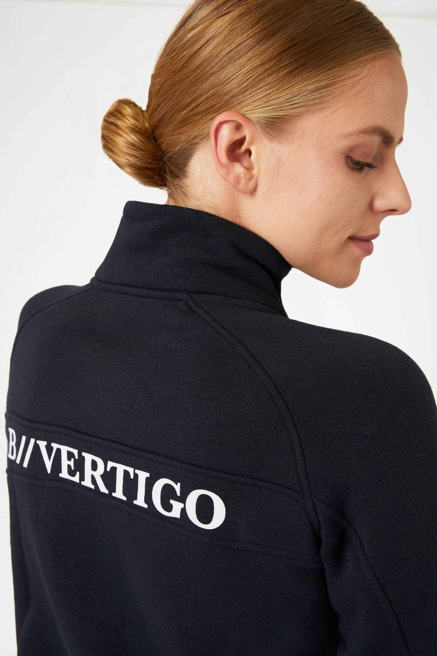 B Vertigo Gianne Damen Sweatshirtjacke Mit Logoprint 6 B Vertigo Gianne Damen Sweatshirtjacke Mit Logoprint – Bild 6
