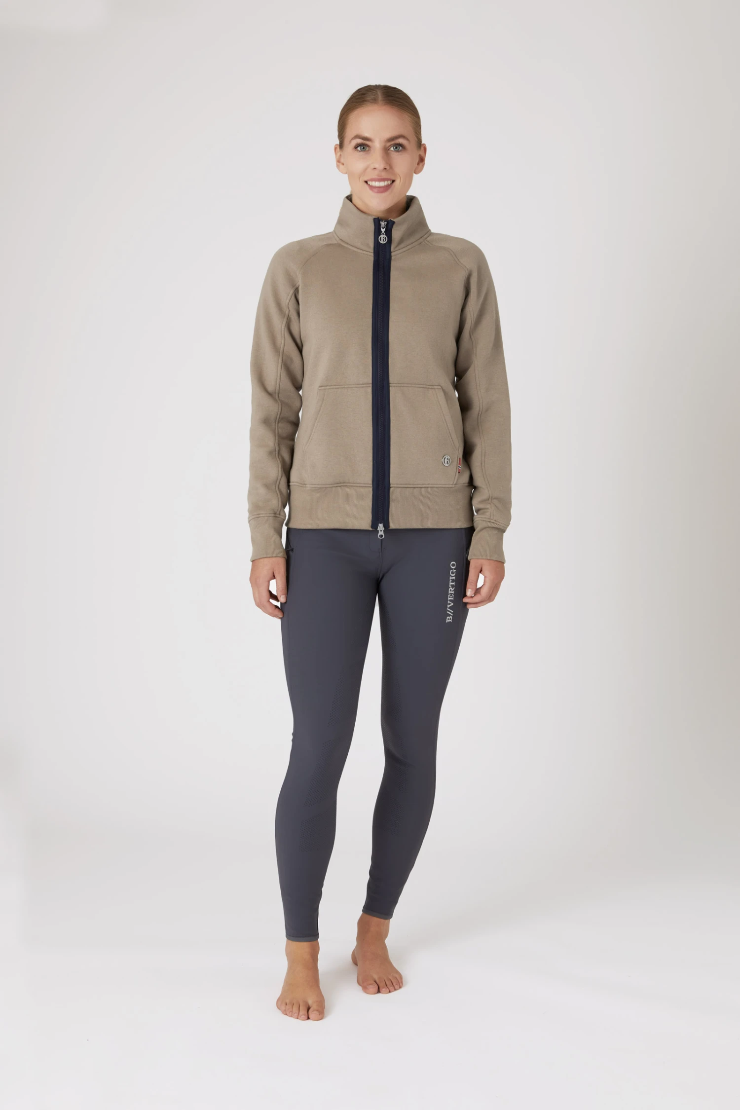 B Vertigo Gianne Damen Sweatshirtjacke Mit Logoprint 9 B Vertigo Gianne Damen Sweatshirtjacke Mit Logoprint – Bild 9