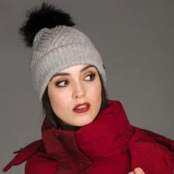 AA Woll-Bommelmütze -Cavallo Verkäufe 337281 G 2