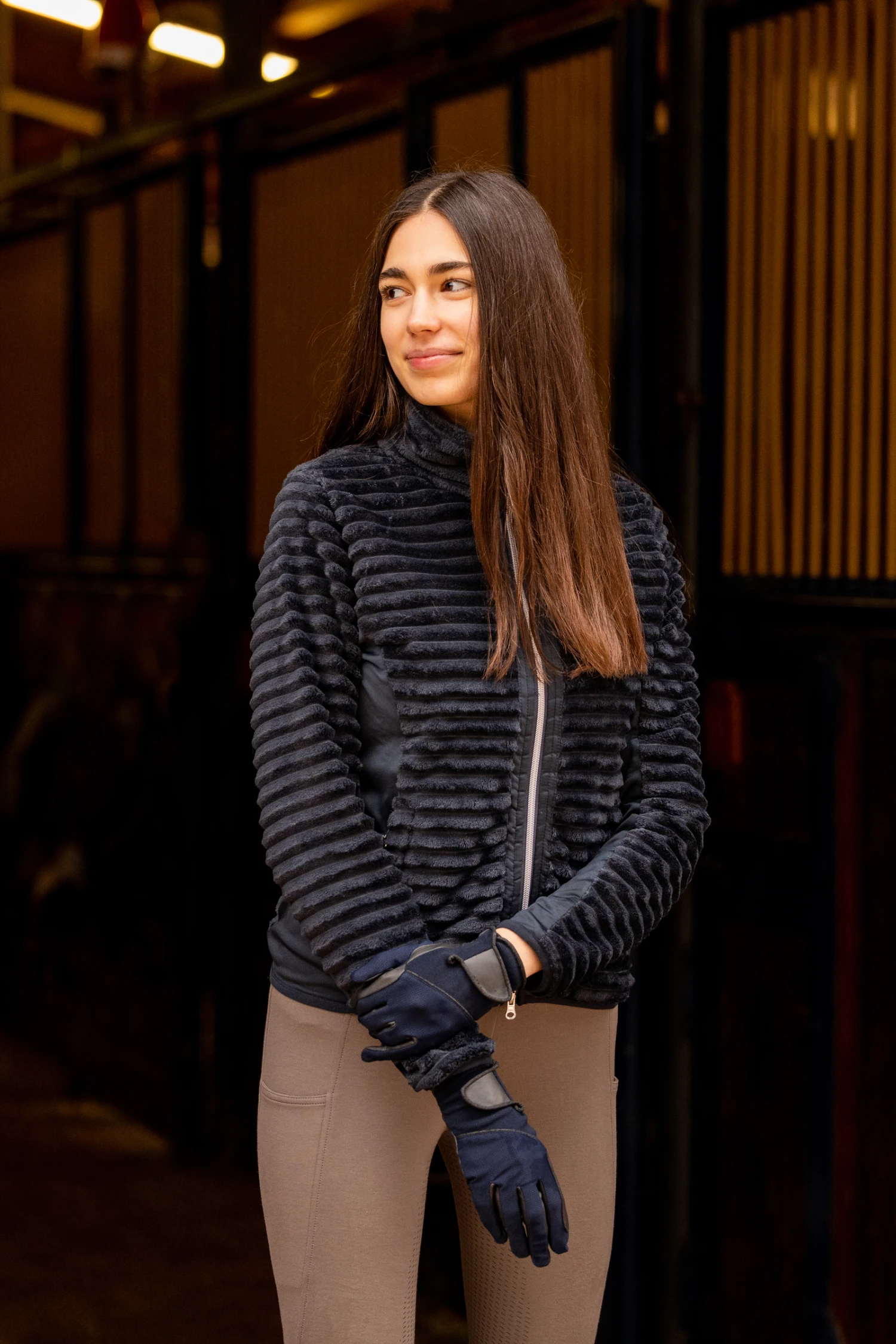 Horze Della Gestreifte Fleece Reitjacke 15 Horze Della Gestreifte Fleece Reitjacke – Bild 15