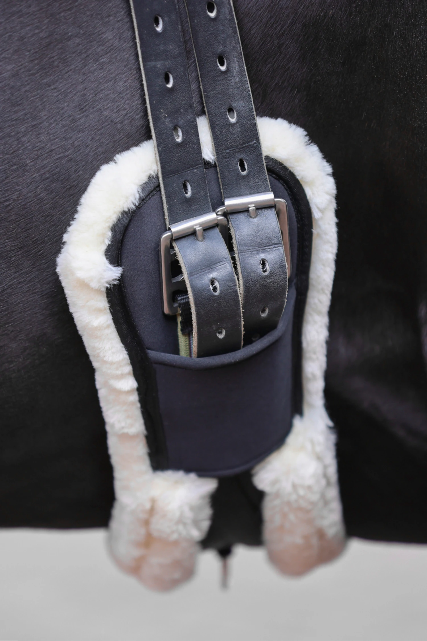 Covalliero Kurzgurt Mit Kunstfell 2 Covalliero Kurzgurt Mit Kunstfell – Bild 2