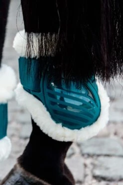 Kentucky Horsewear Vegane Lammfell Streichkappen Für Jungpferde 24 Kentucky Horsewear Vegane Lammfell Streichkappen Für Jungpferde -Cavallo Verkäufe 342512 EGR 3