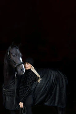 Eskadron Essence 22/23 Alpha 1680 Weidedecke, 150g 5 Eskadron Essence 22/23 Alpha 1680 Weidedecke, 150g -Cavallo Verkäufe 342538 BL 3