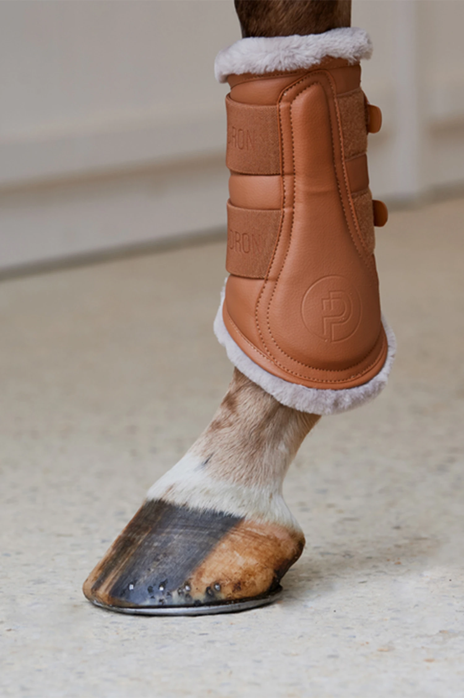 Eskadron Platinum 23 Faux Leather Faux Fur Gamaschen 4 Eskadron Platinum 23 Faux Leather Faux Fur Gamaschen – Bild 4