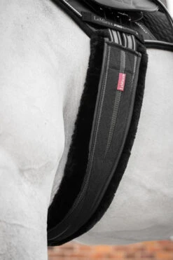 LeMieux Anatomischer Sattelgurt Mit Fleeceüberzug 18 LeMieux Anatomischer Sattelgurt Mit Fleeceüberzug -Cavallo Verkäufe N7QQ3 099 03